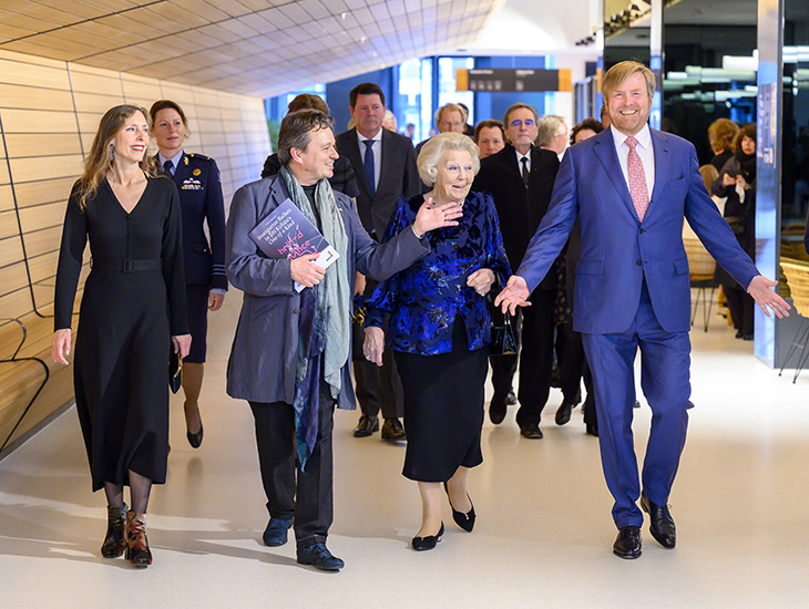 koning willem alexander met beatrix in amare