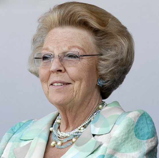 portrait koningin beatrix